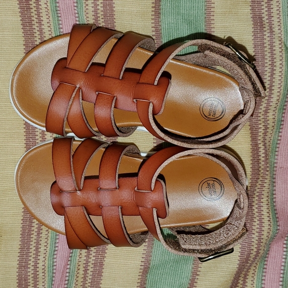 WONDER NATION Faux Leather Brown Ankle Sandals. Sz 7. EUC - Picture 2 of 12